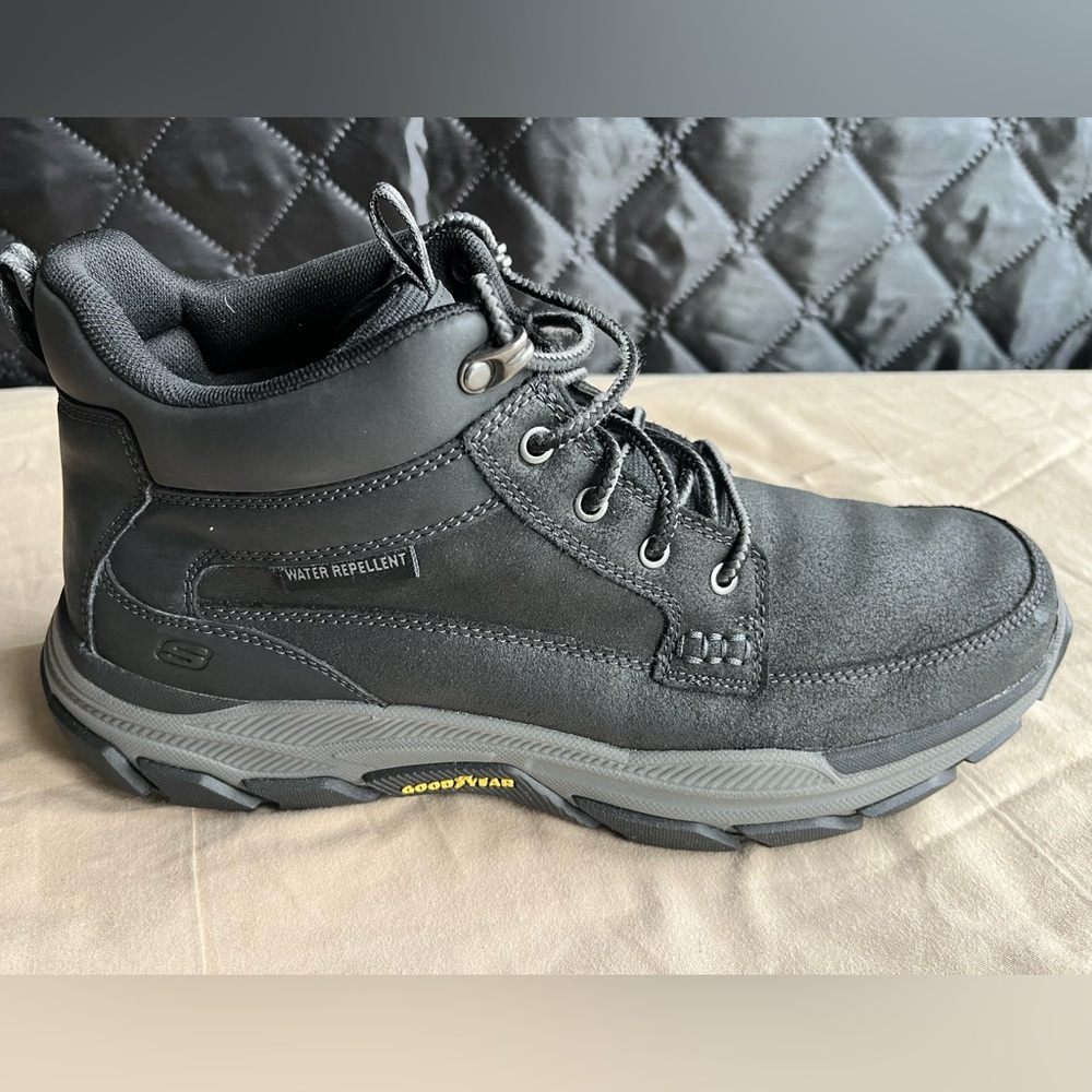 Skechers Men’s 11M Black Goodyear Waterproof Hiking Trail Work Boots